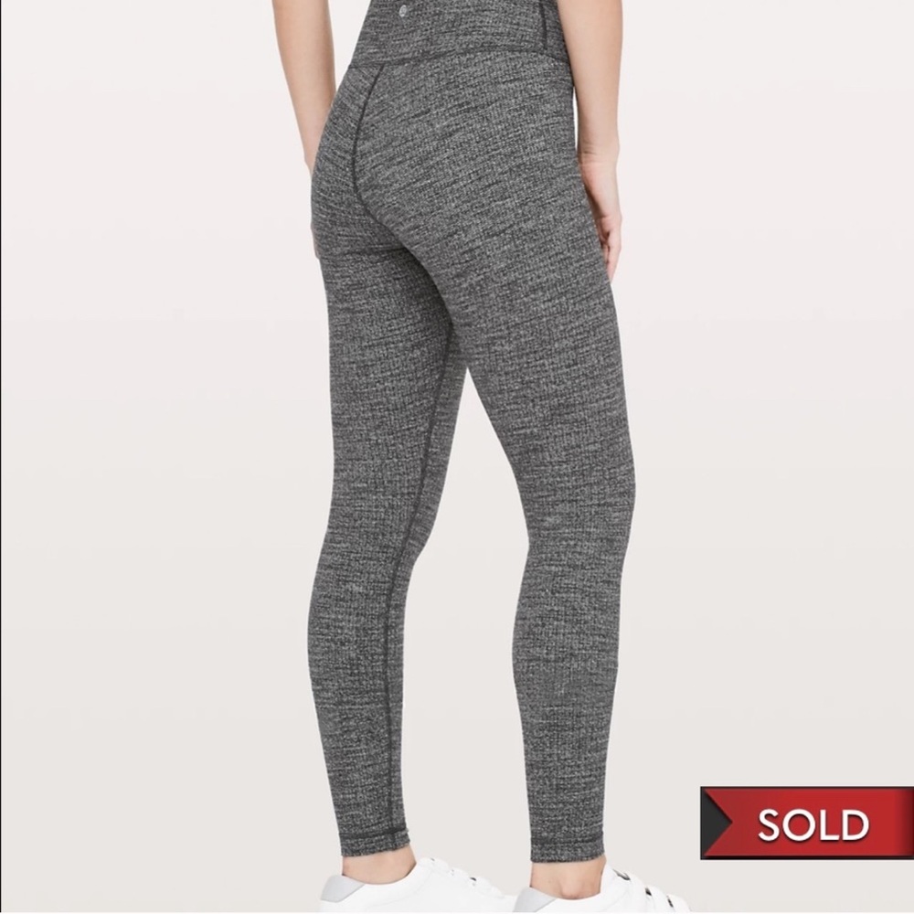✨SOLD✨Lululemon Athletica Woven Leggings